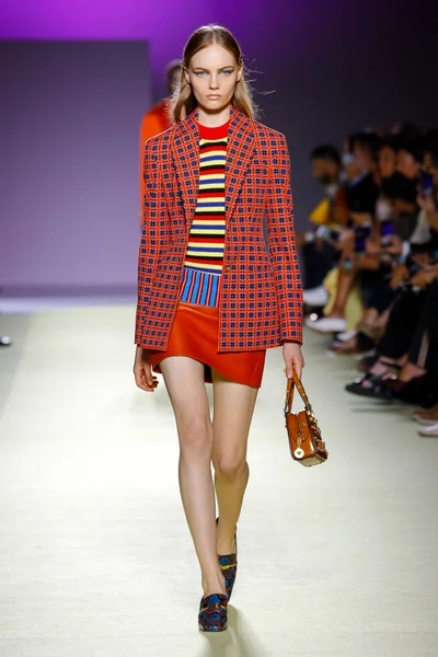 Look 2